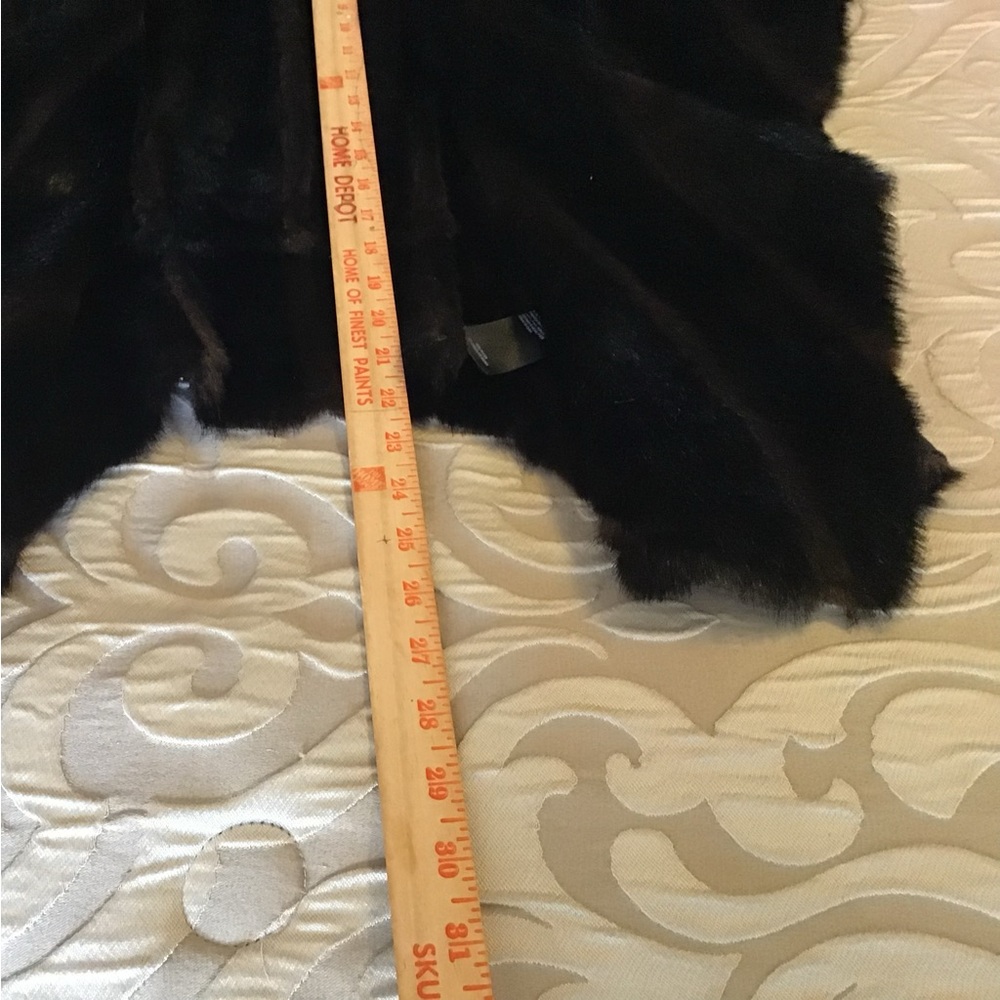 BEBE faux fur vest, the vest is reversible if you take the tags off, size small - Picture 7 of 10